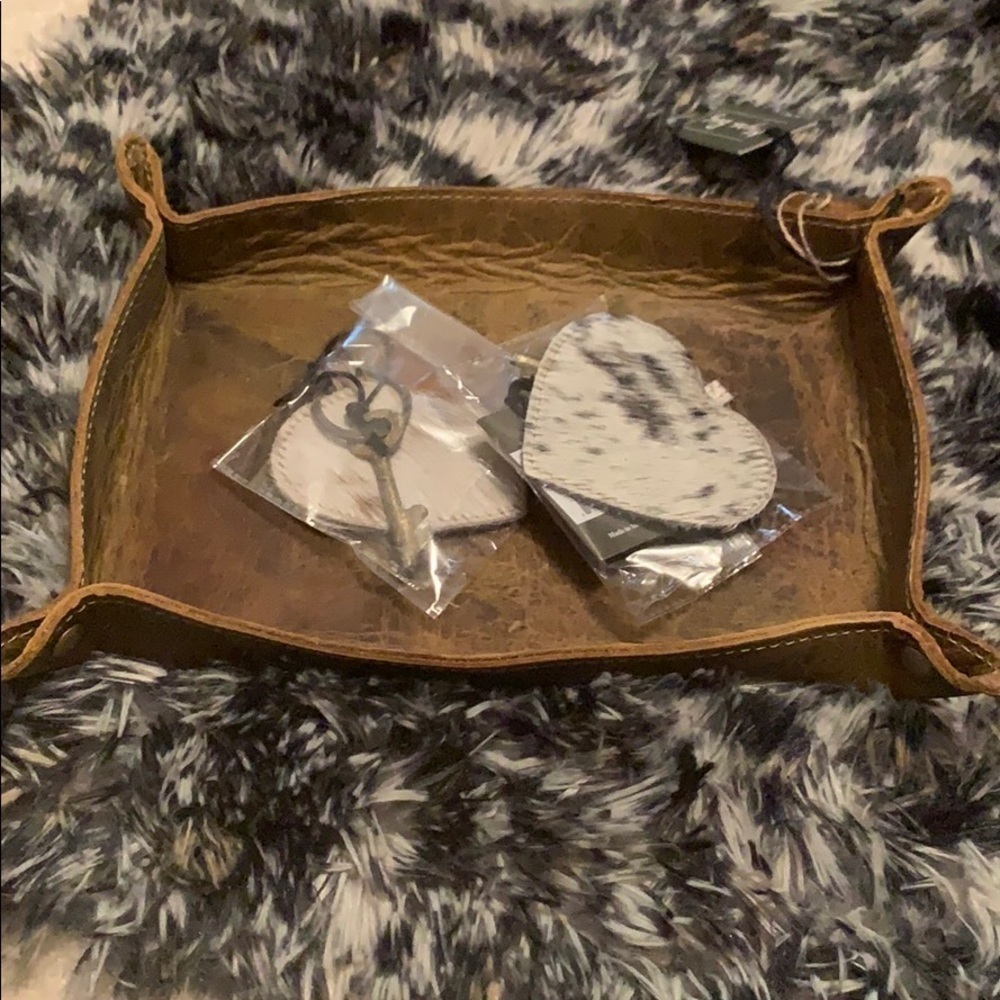 Myra rectangular leather tray, each unique